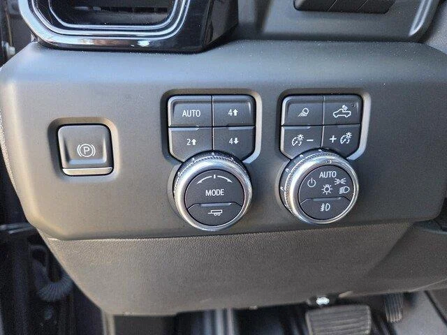 Used 2022 Titanium Rush Metallic GMC AT4 image 14