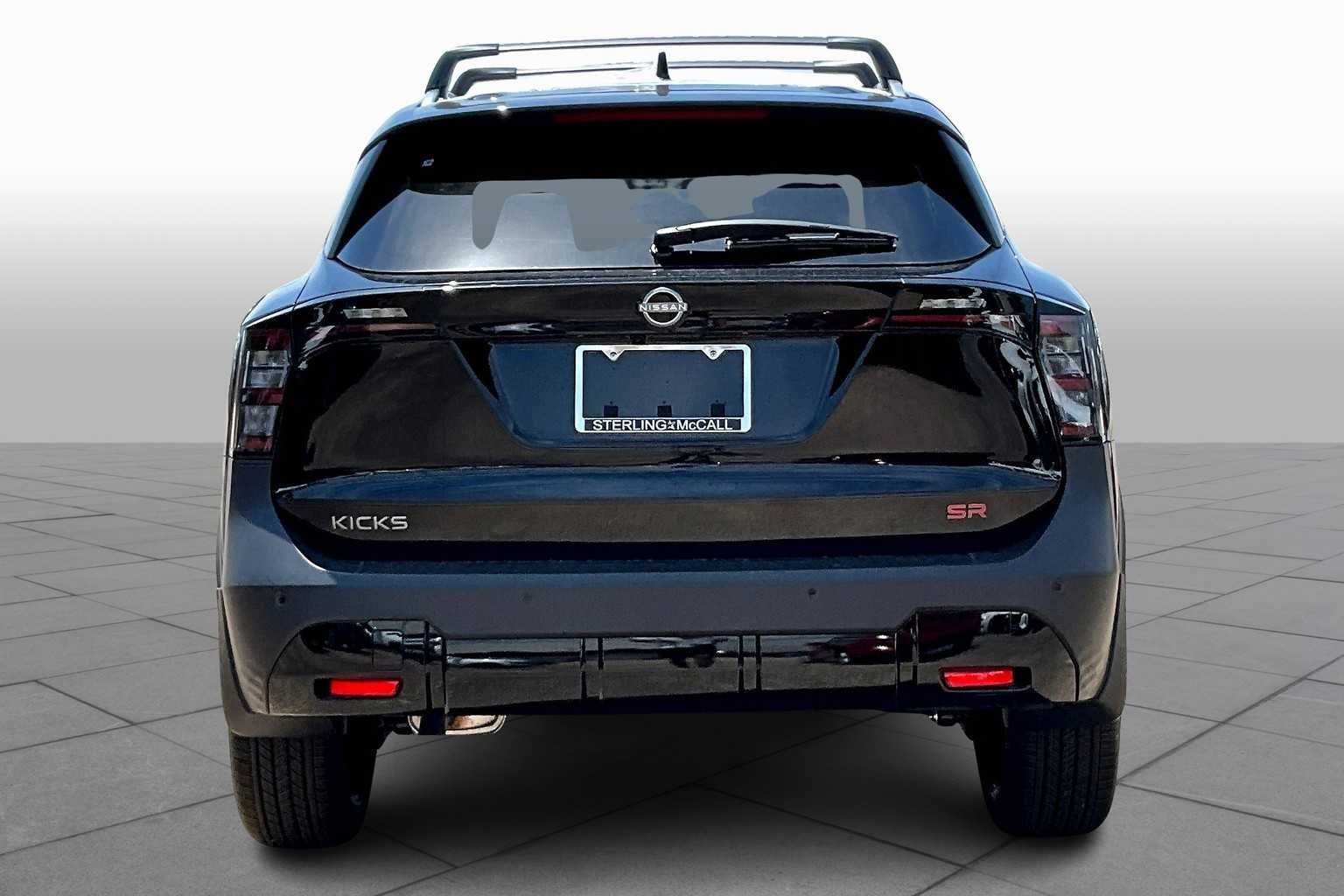 2025 Nissan Kicks SR - Photo 4
