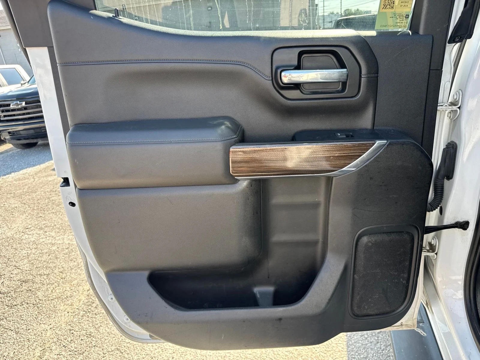 Used 2022 White Chevrolet LT Trail Boss image 21