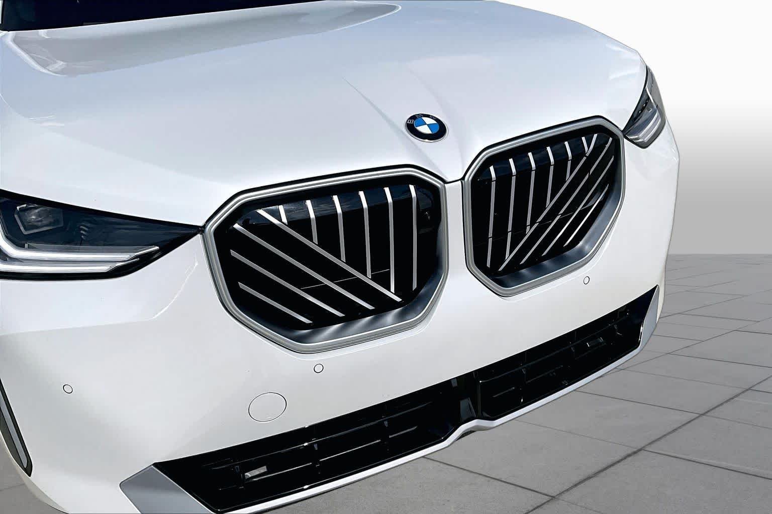 Used 2026 Mineral White Metallic BMW 30 xDrive image 28