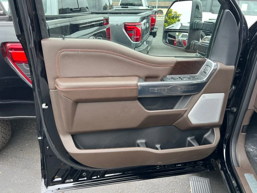 New 2026 Agate Black Metallic Ford F-250® King Ranch® image 10