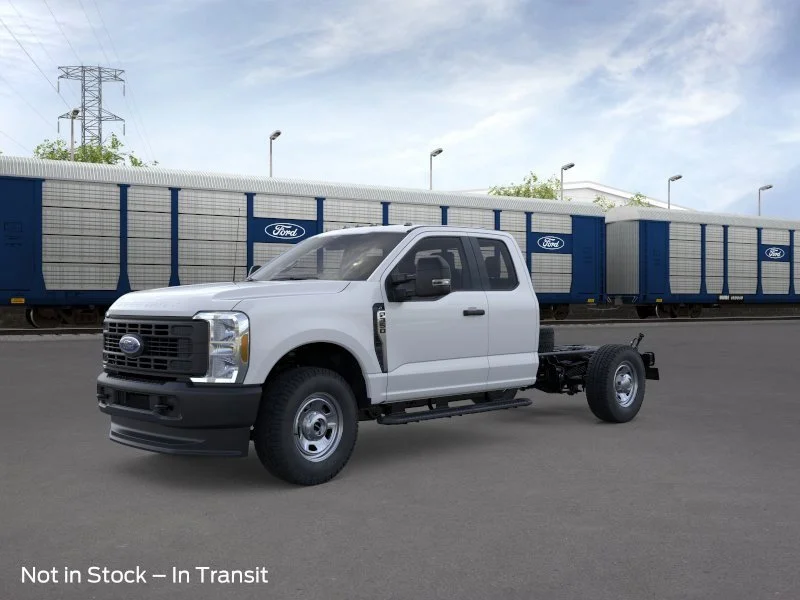 2026 Ford F-350 XL 4x4 SuperCab 168-In SRW's photo