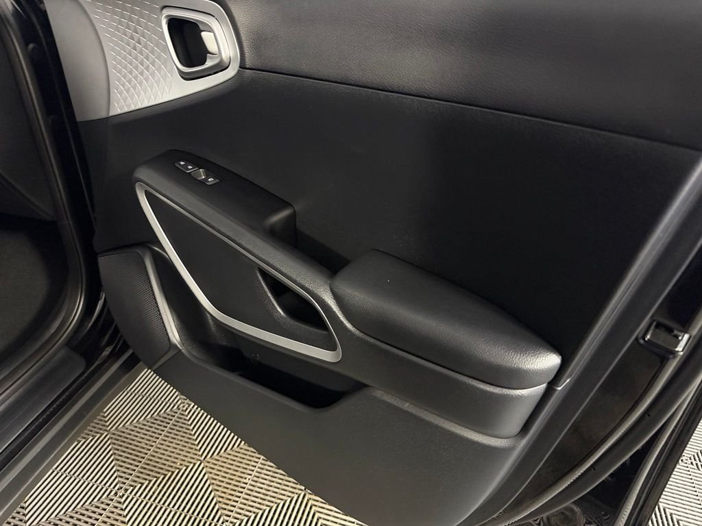 2025 Kia Soul LX - Photo 32