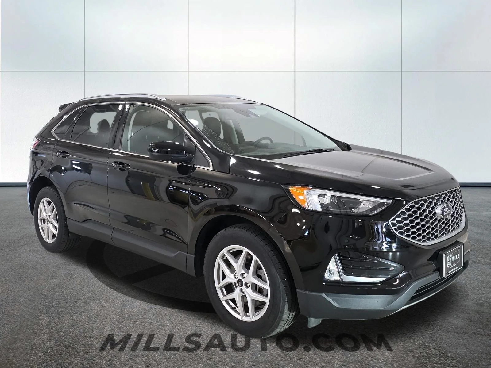 Used 2024 Agate Black Metallic Ford SEL image 10