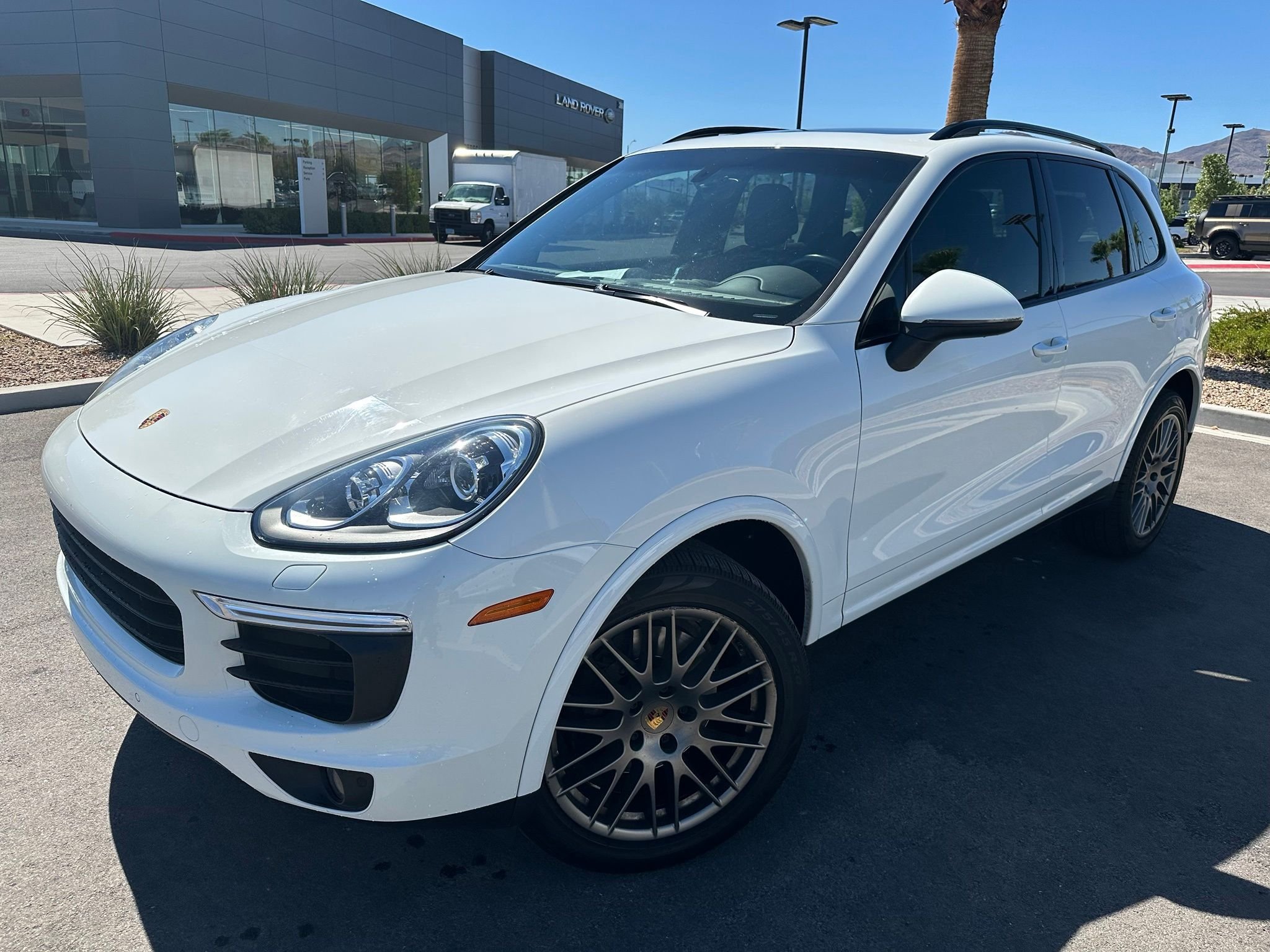 2017 Porsche Cayenne Platinum Edition's photo