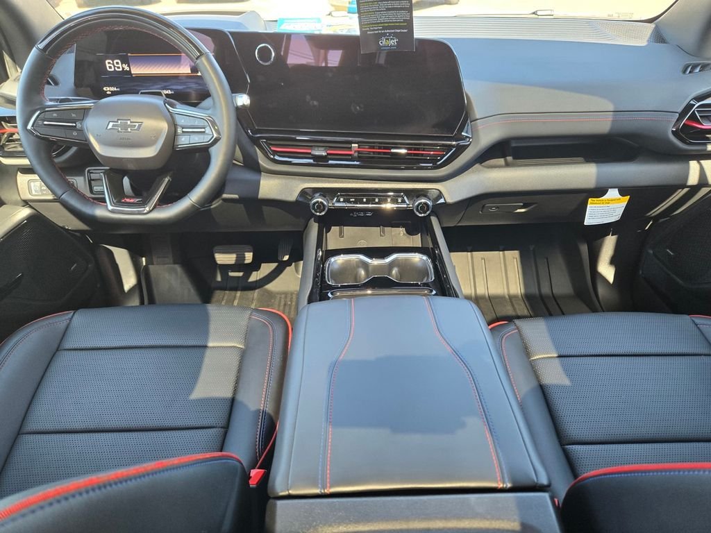 Used 2025 White Chevrolet RST image 11