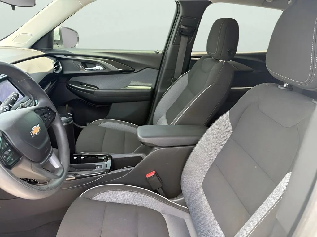 Used 2023 Summit White Chevrolet LT image 5