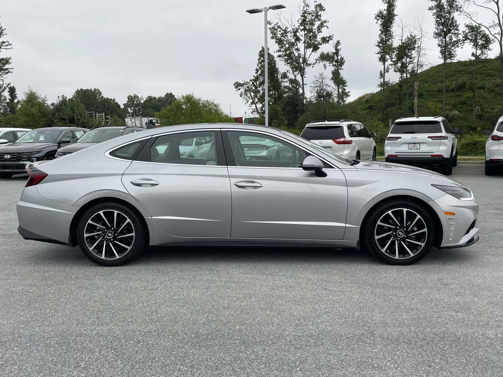 Used 2021 Shimmering Silver Pearl Hyundai Limited image 30