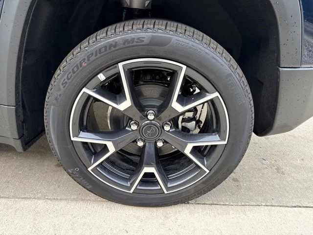 New 2027 Blue Jeep Overland image 7