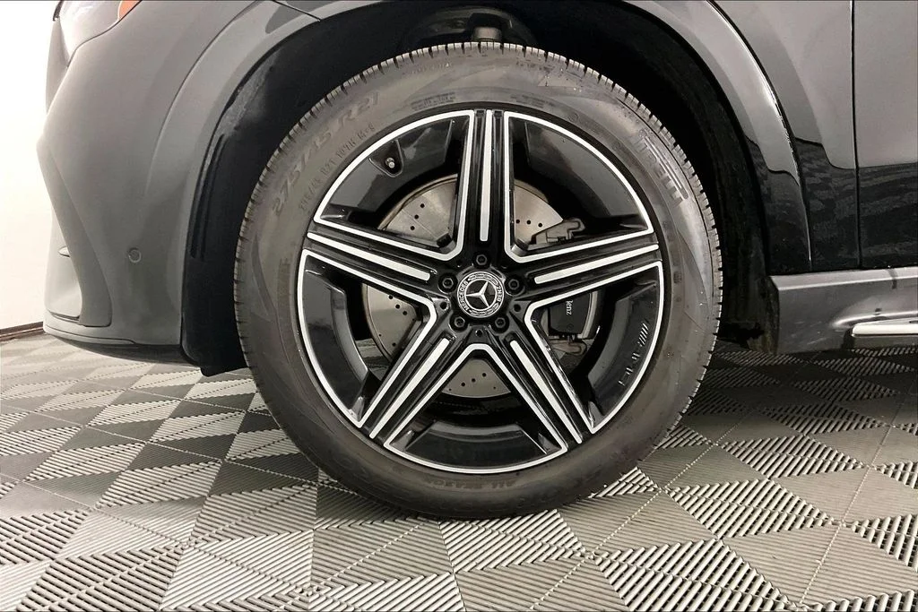 New 2026 Black Mercedes-Benz GLE 450 image 11