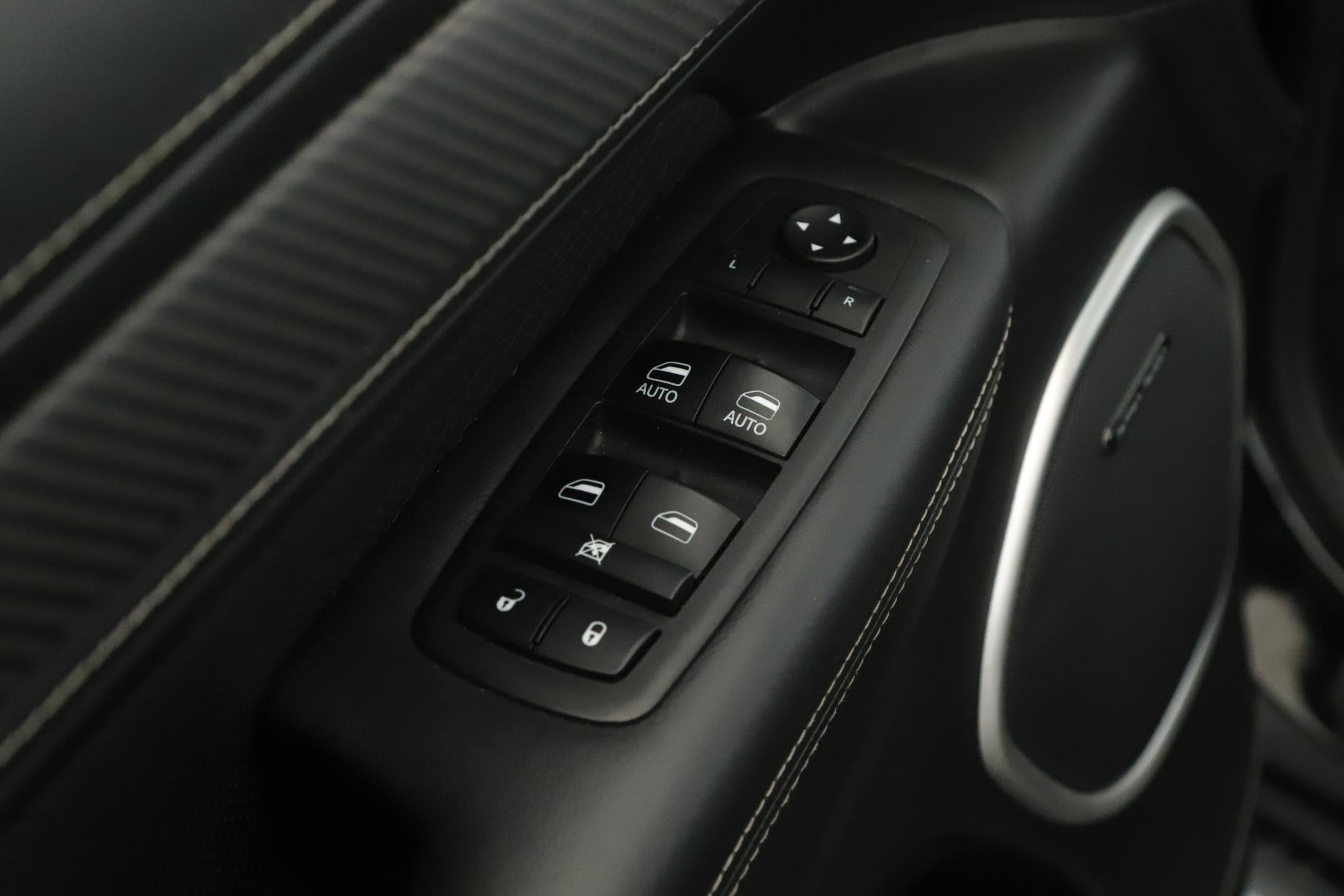 Used 2018 Diamond Black Crystal Pearlcoat Jeep SRT 4x4 image 8