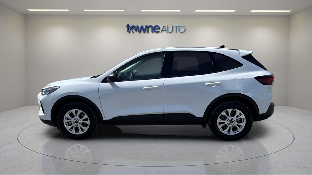 Used 2025 White Ford Active image 3