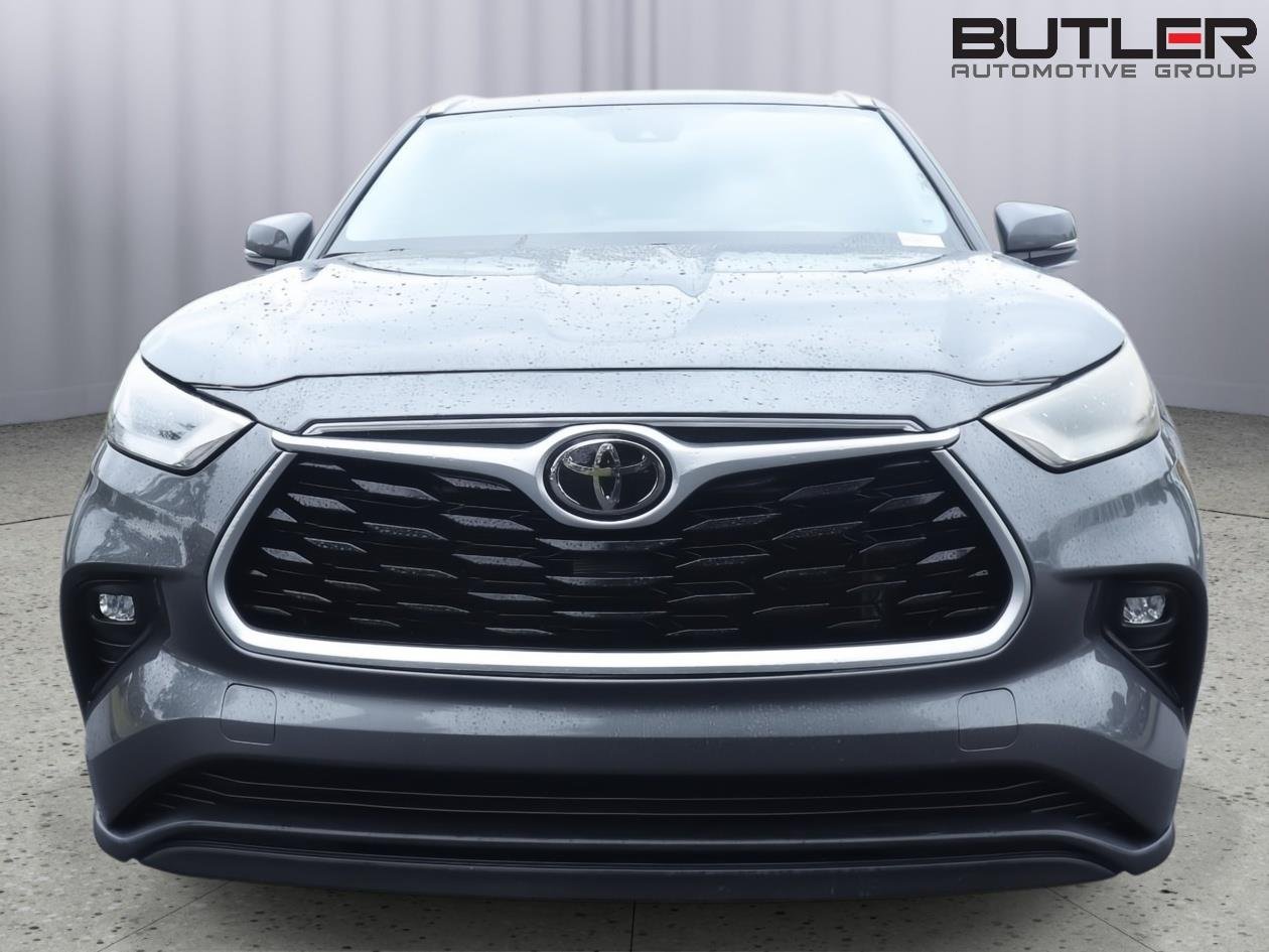 Used 2023 Magnetic Gray Metallic Toyota XLE image 2