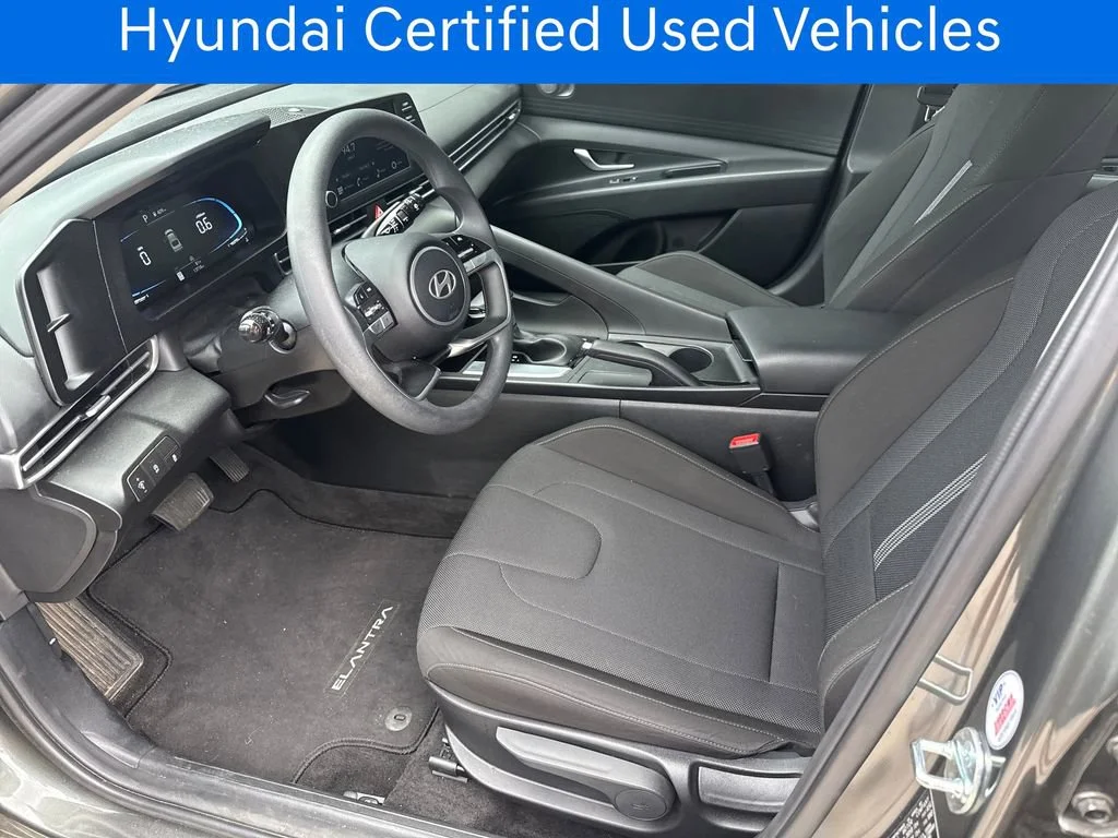 Certified Pre-Owned 2025 Hyundai Elantra SE
