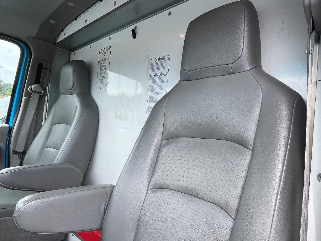 Used 2019 OXFORD WHITE Ford Base image 5