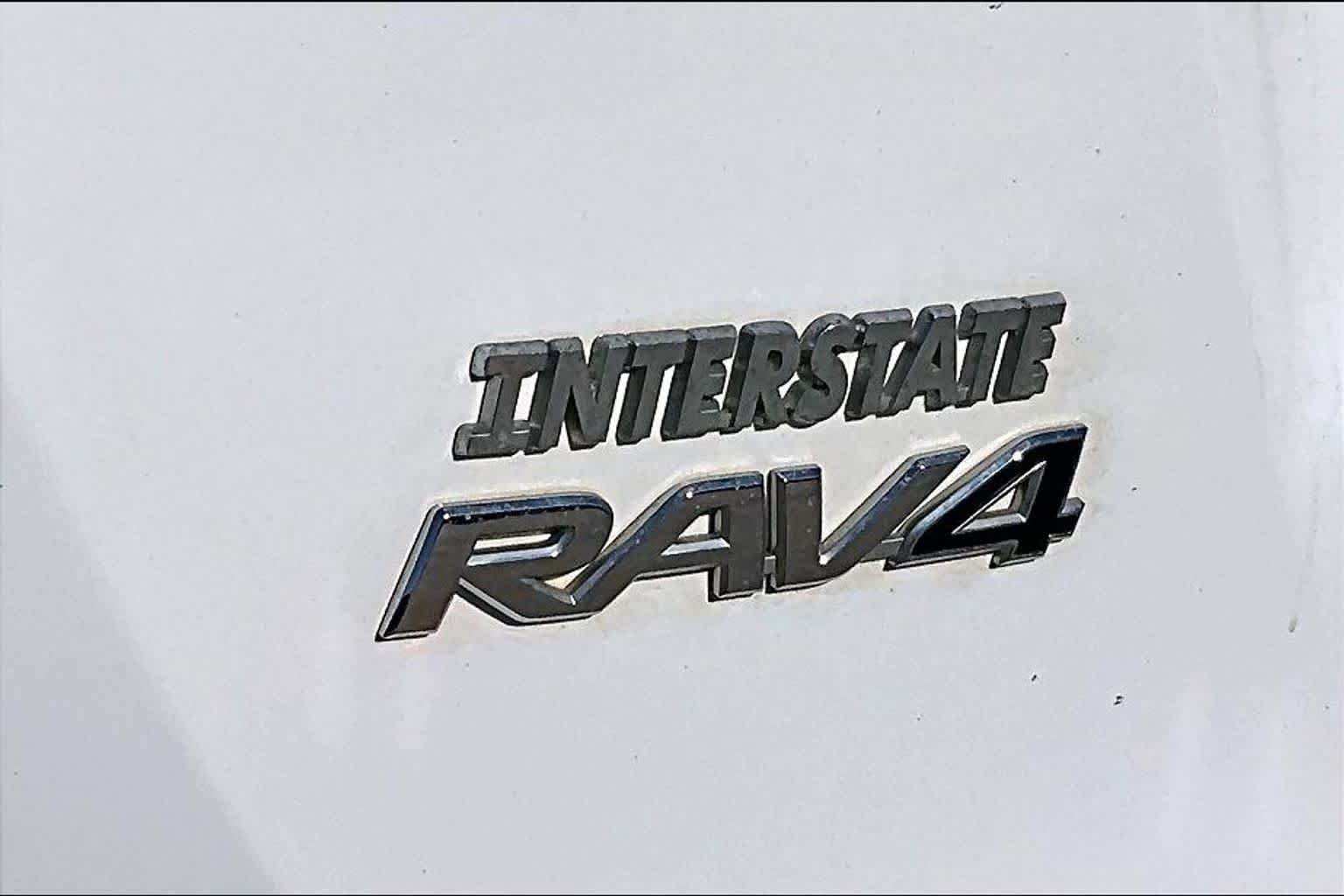 Used 2016 Super White Toyota XLE image 30
