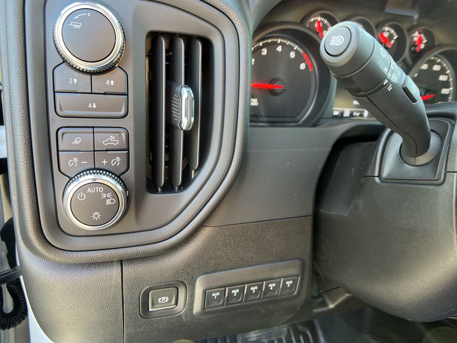 2025 GMC Sierra 3500 Chassis Cab Pro - Photo 30