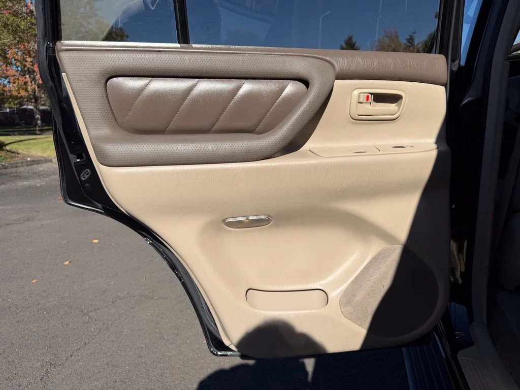 Used 2000 Black Toyota Base image 29