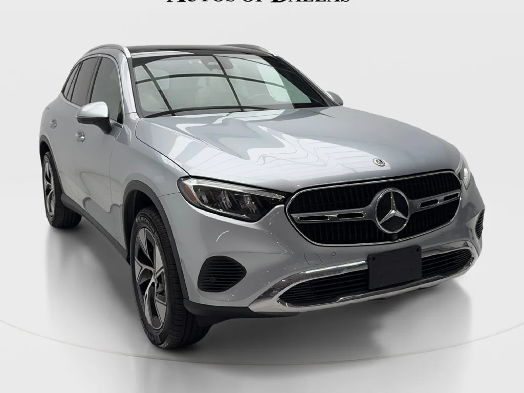 Used 2023 Silver Mercedes-Benz GLC 300 image 3