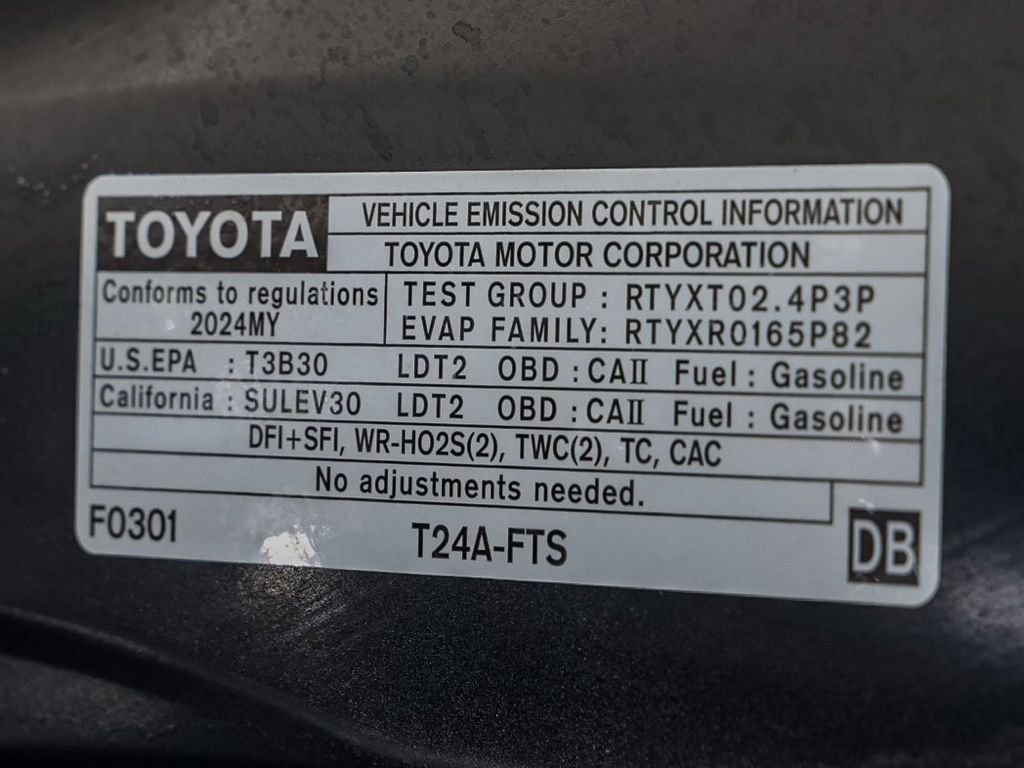 2024 Toyota Highlander LE - Photo 29