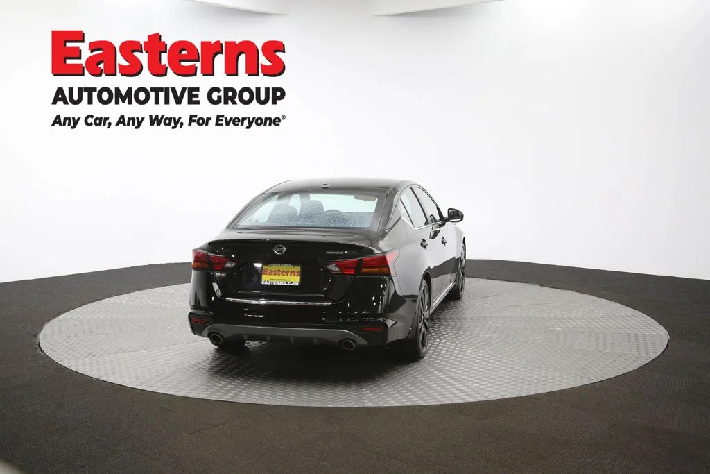 Used 2022 Black Nissan 2.5 SR image 36