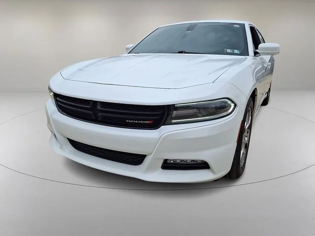 Used 2017 White Dodge SXT image 4