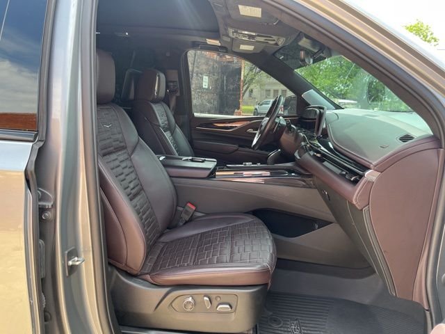 Used 2023 Silver Cadillac V-Series image 19