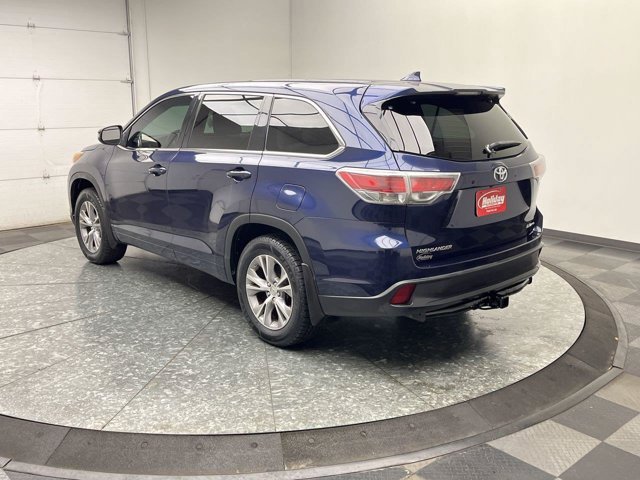 Used 2014 Toyota Highlander LE with VIN 5TDBKRFH2ES038872 for sale in Fond du Lac, WI
