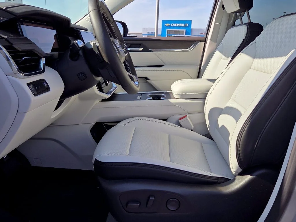 Used 2026 Sterling Metallic GMC Denali image 5