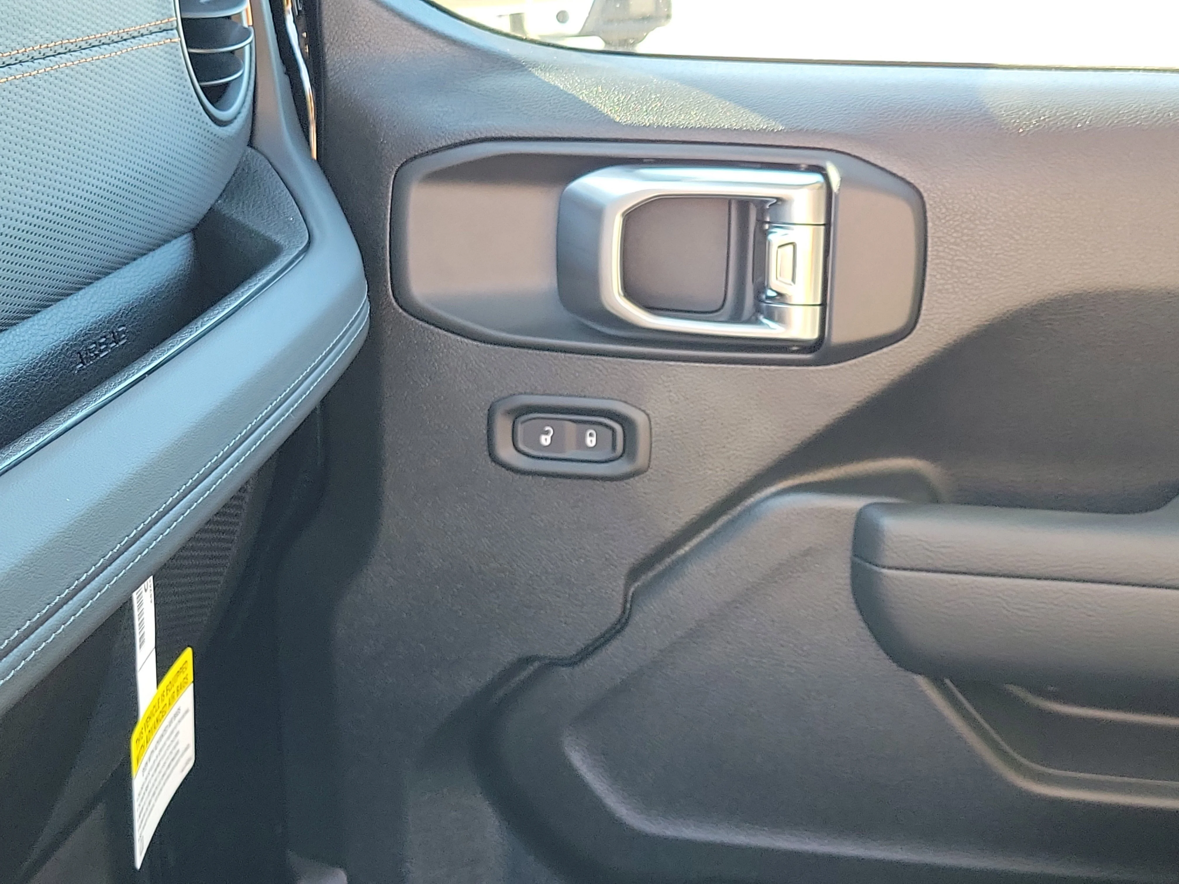New 2026 Black Clearcoat Jeep Mojave image 21