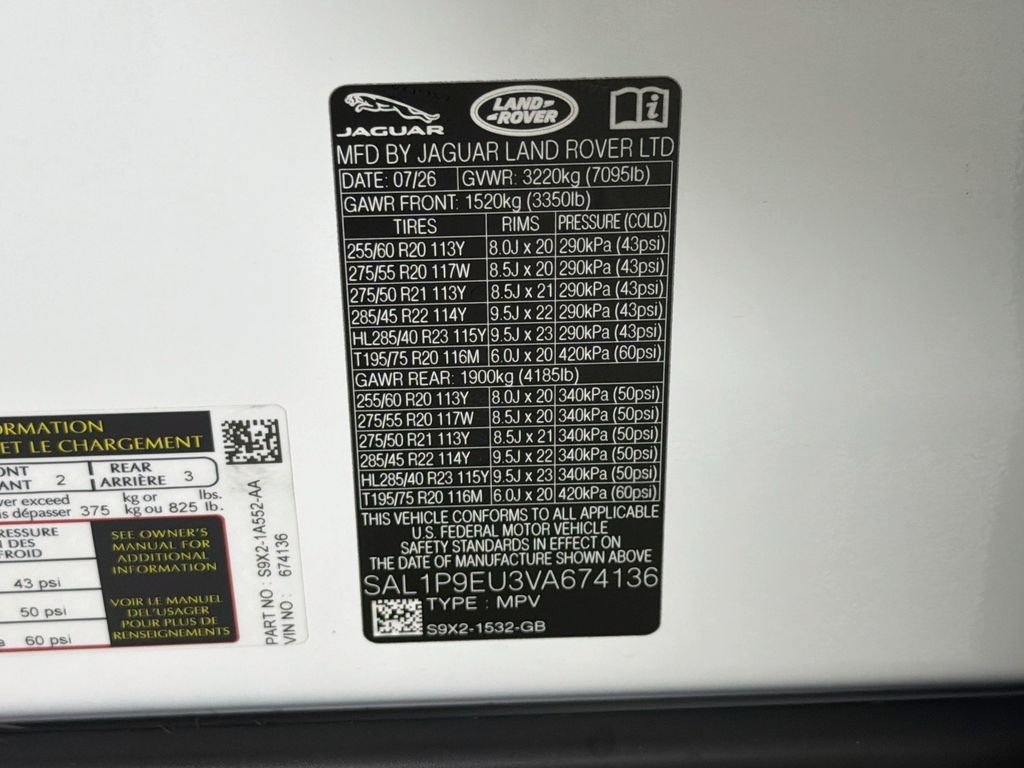 New 2027 Fuji White Land Rover SE image 34