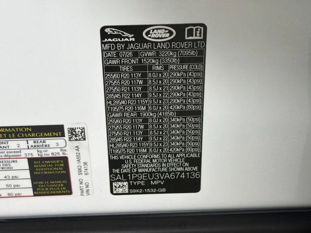 New 2027 Fuji White Land Rover SE image 34
