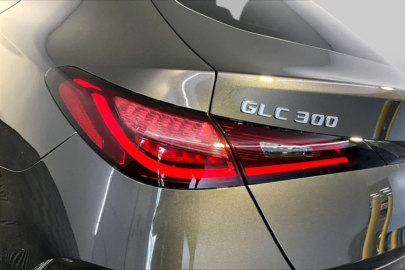 New 2027 Graphite Grey Metallic Mercedes-Benz GLC 300 image 5
