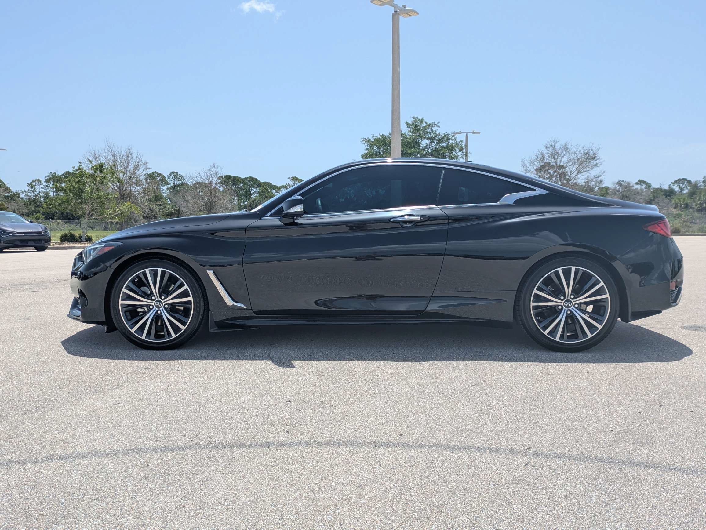 Used 2022 Black Obsidian INFINITI PURE image 8