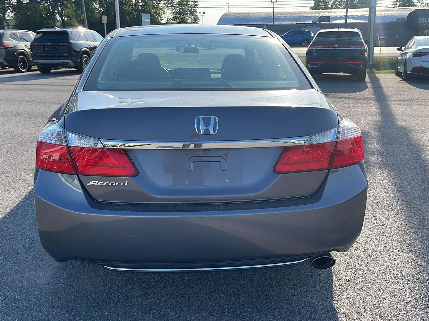 Used 2015 Modern Steel Metallic Honda LX image 4