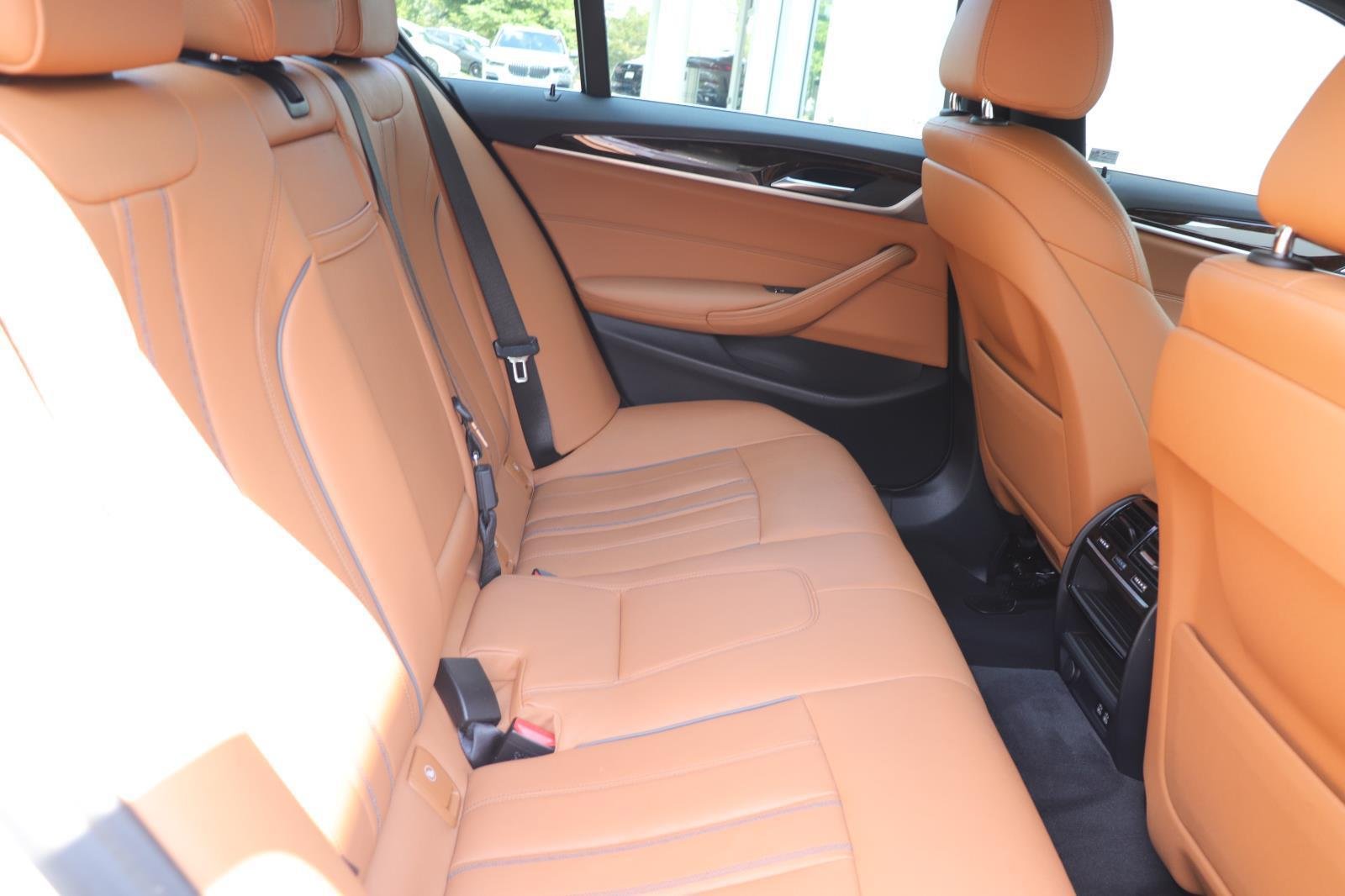 Used 2020 Alpine White BMW 530i image 18