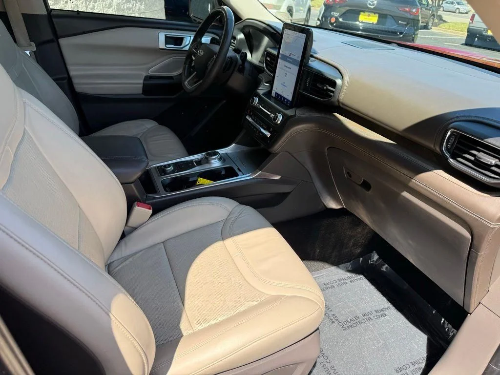 Used 2020 Red Ford Platinum image 40