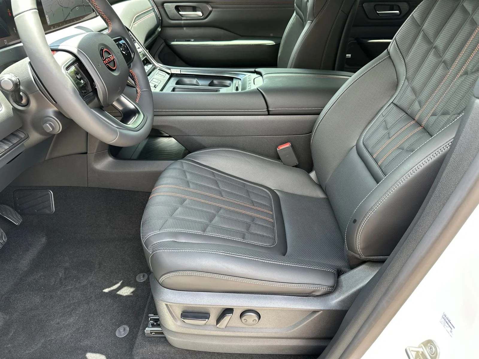 2025 Nissan Armada PRO-4X - Photo 9