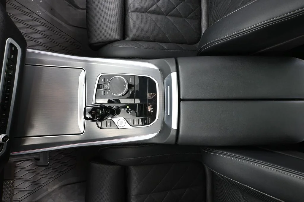 Used 2023 Gray BMW xDrive40i image 35