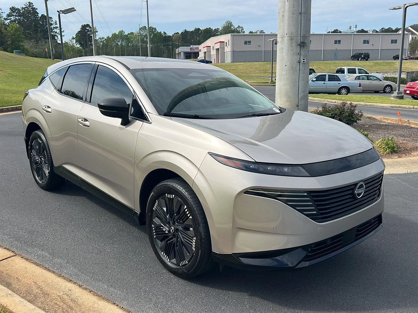 New 2026 Champagne Silver Metallic Nissan Platinum image 8