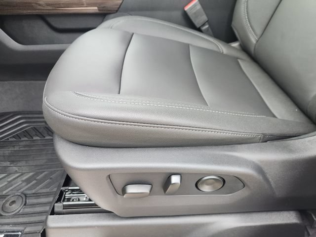 New 2026 Summit White Chevrolet LT image 25