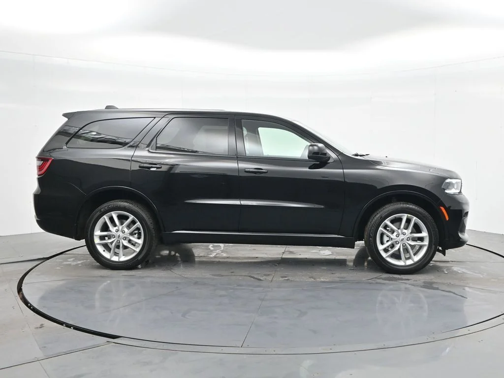 New 2026 Diamond Black Clear-Coat Exterior Paint Dodge GT image 6