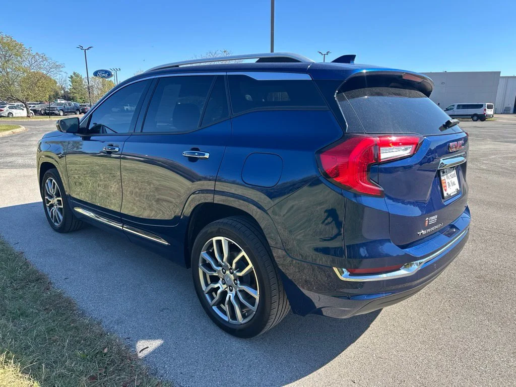 Used 2022 Marine Metallic GMC Denali image 5