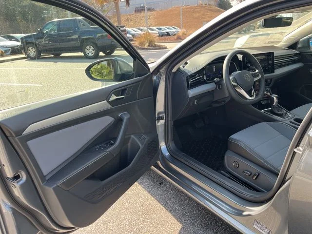 New 2026 Gray Volkswagen 1.5T SE image 4