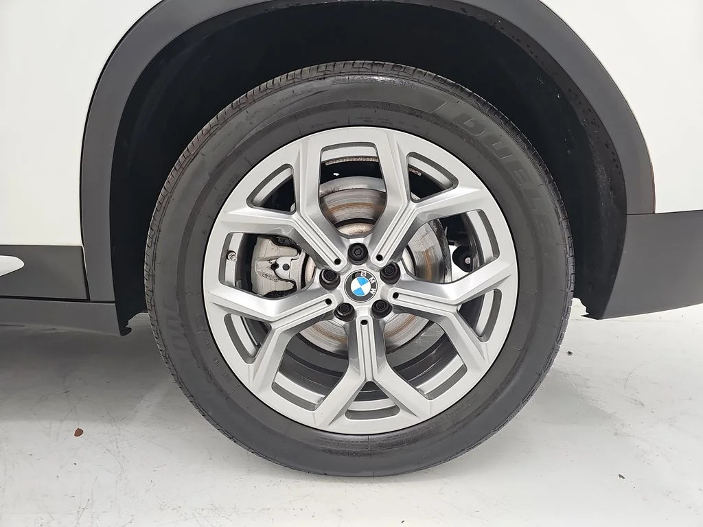 Used 2023 Alpine White BMW xDrive30i image 47