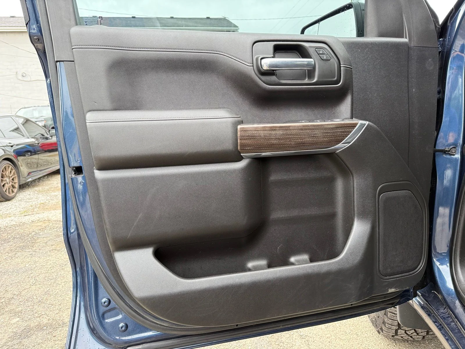 Used 2020 Blue Chevrolet LT Trail Boss image 14