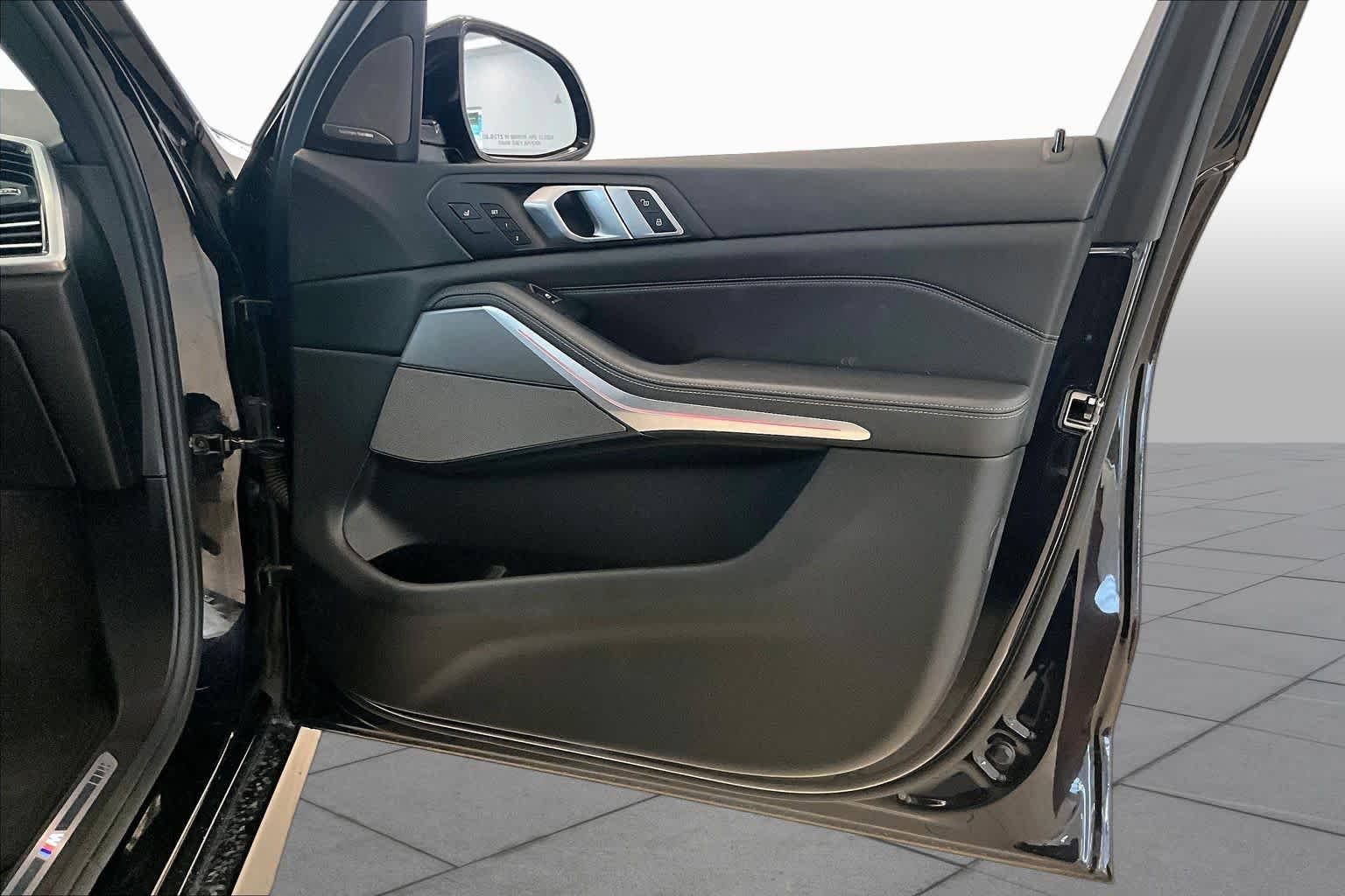 Used 2019 Carbon Black Metallic BMW xDrive50i image 21