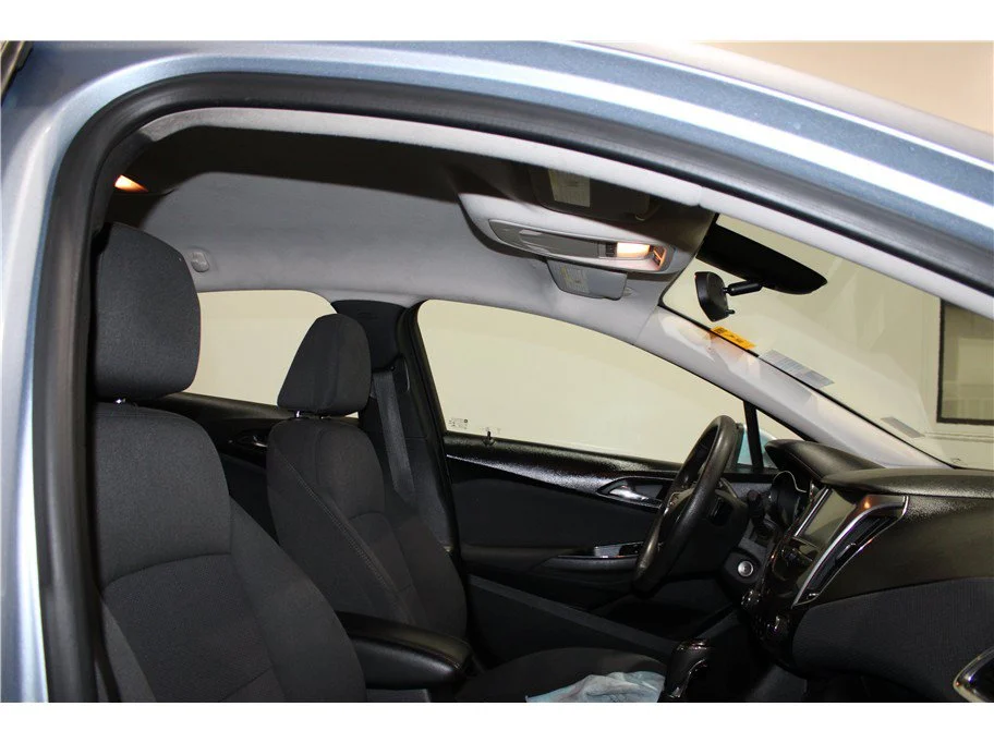 Used 2018 Arctic Blue Metallic Chevrolet LT image 23