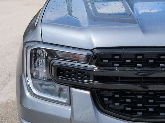 New 2026 Carbonized Gray Metallic Ford XLT image 10