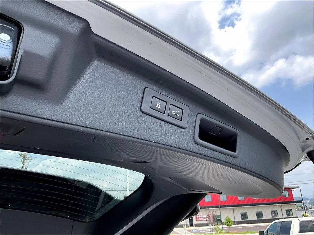 Used 2024 Ice Silver Metallic Subaru Sport image 16